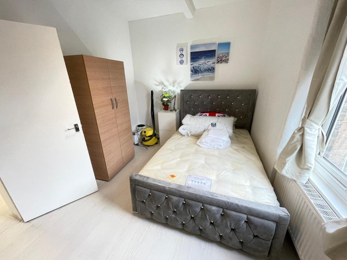 One Bedroom Flat Miles London Exterior photo